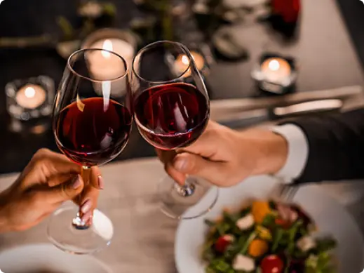 Anstossen Glas Wein